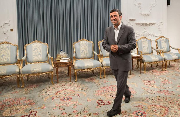 احمدی‌ نژاد و حرف‌ هایی که دیگر بامزه هم نیست